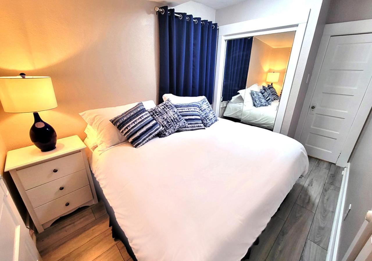 Beautiful Guesthouse, Sleeps 4 - Kitchen, Private Laundry, Ac, Parking, 65' Tv, Close To Stores, Restaurants & Beach لونغ بيتش، كاليفورنيا المظهر الخارجي الصورة